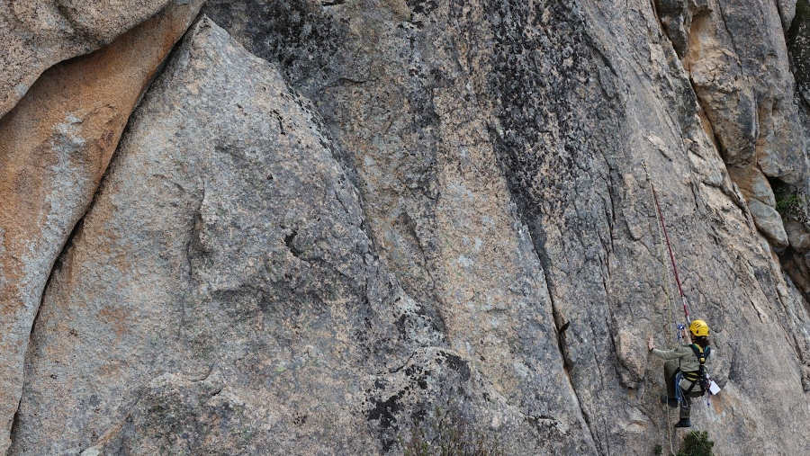 Escalando la roca