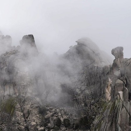 Gigantes entre las nubes